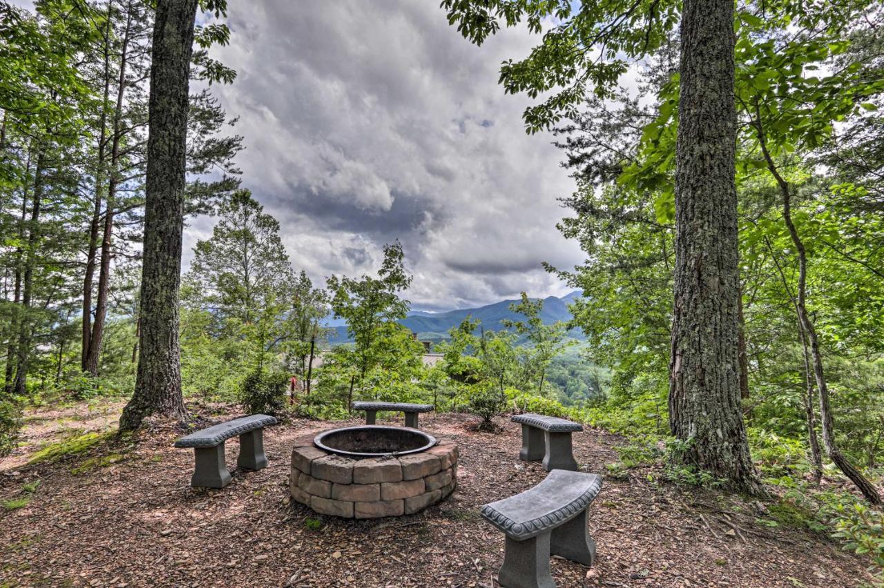 הוילה Gatlinburg Escape With Hot Tub, Deck And Mtn View מראה חיצוני תמונה